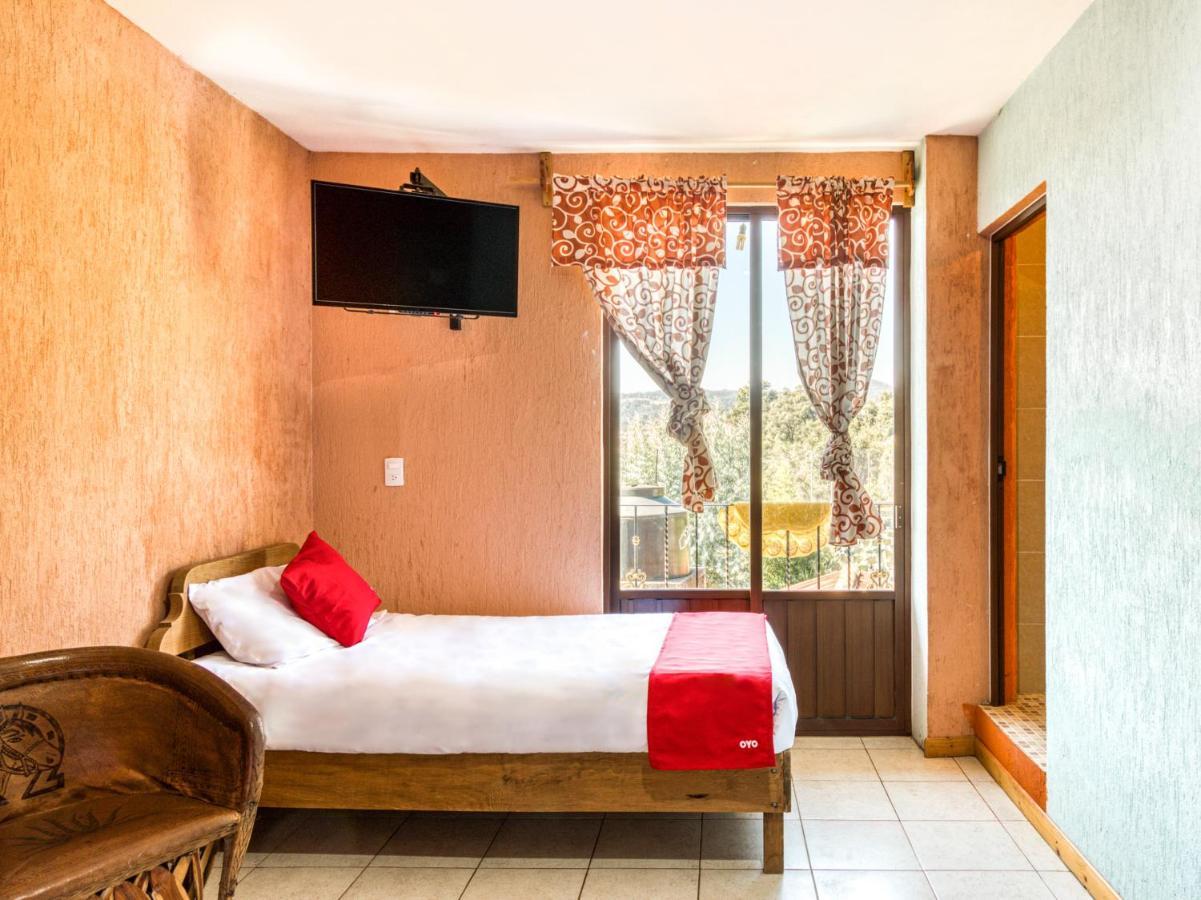 Hotel Vista Markes Zacatlán エクステリア 写真