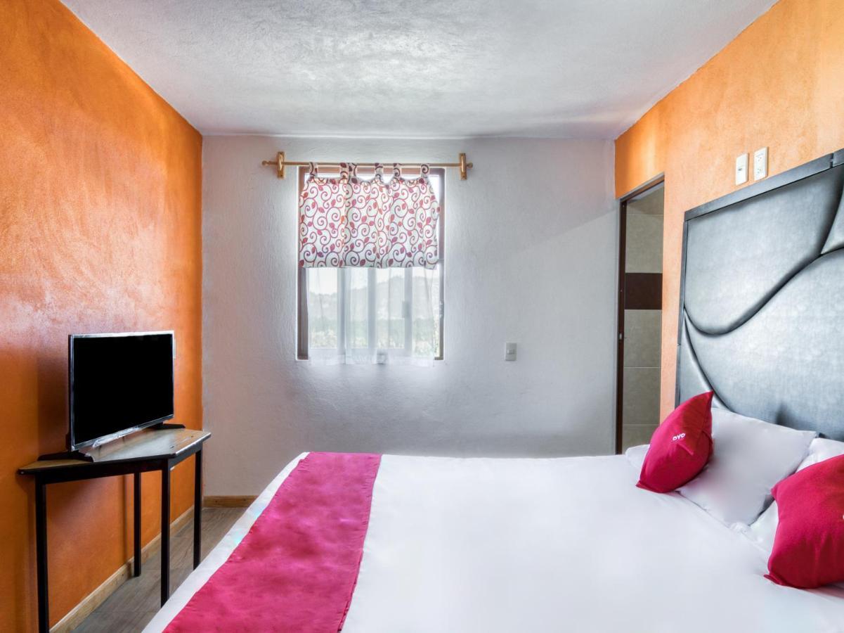 Hotel Vista Markes Zacatlán エクステリア 写真