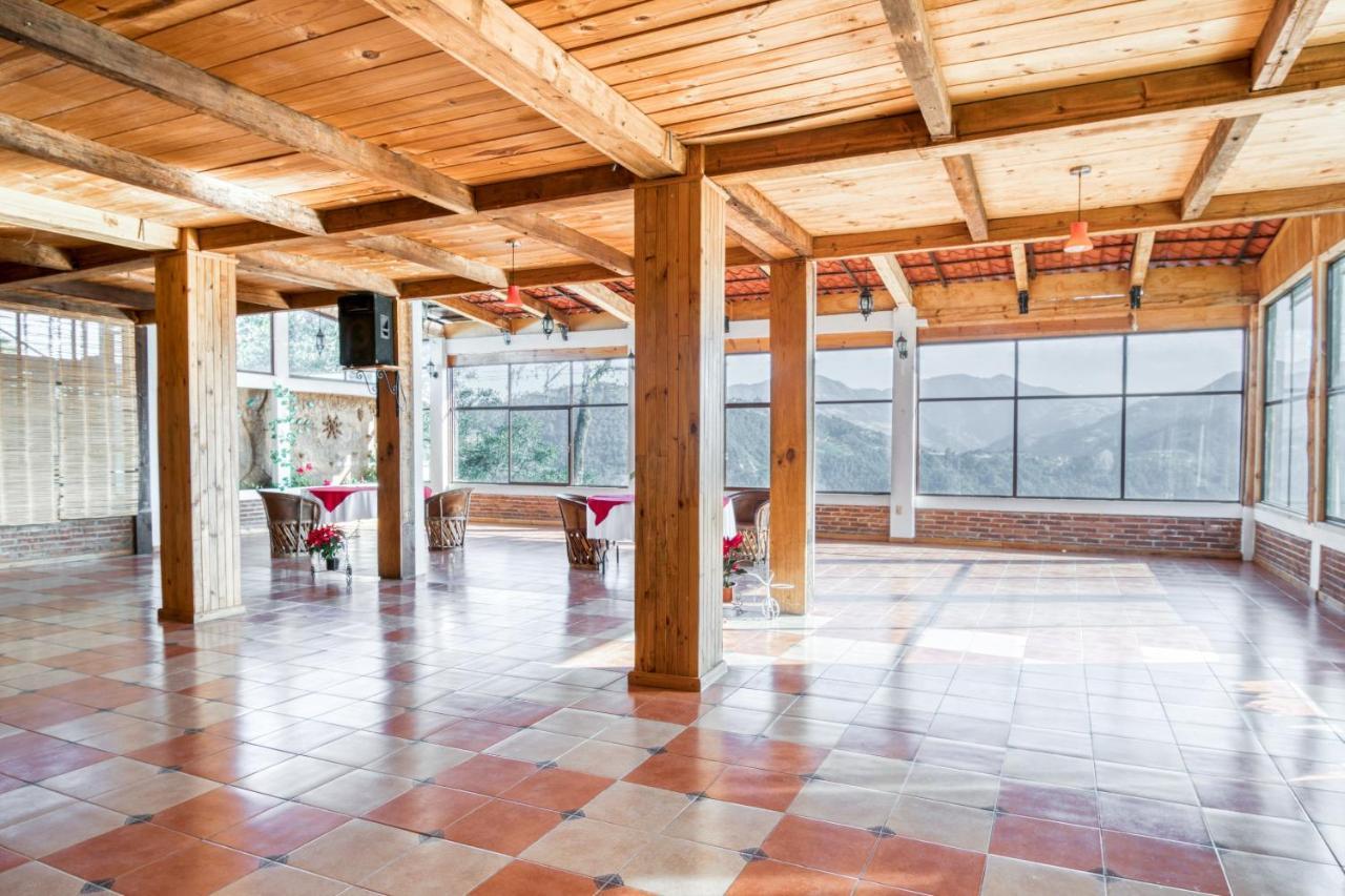 Hotel Vista Markes Zacatlán エクステリア 写真