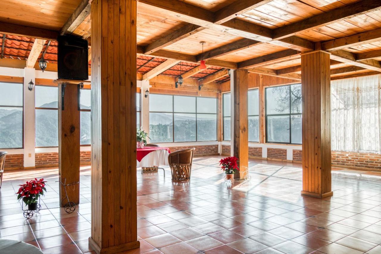 Hotel Vista Markes Zacatlán エクステリア 写真